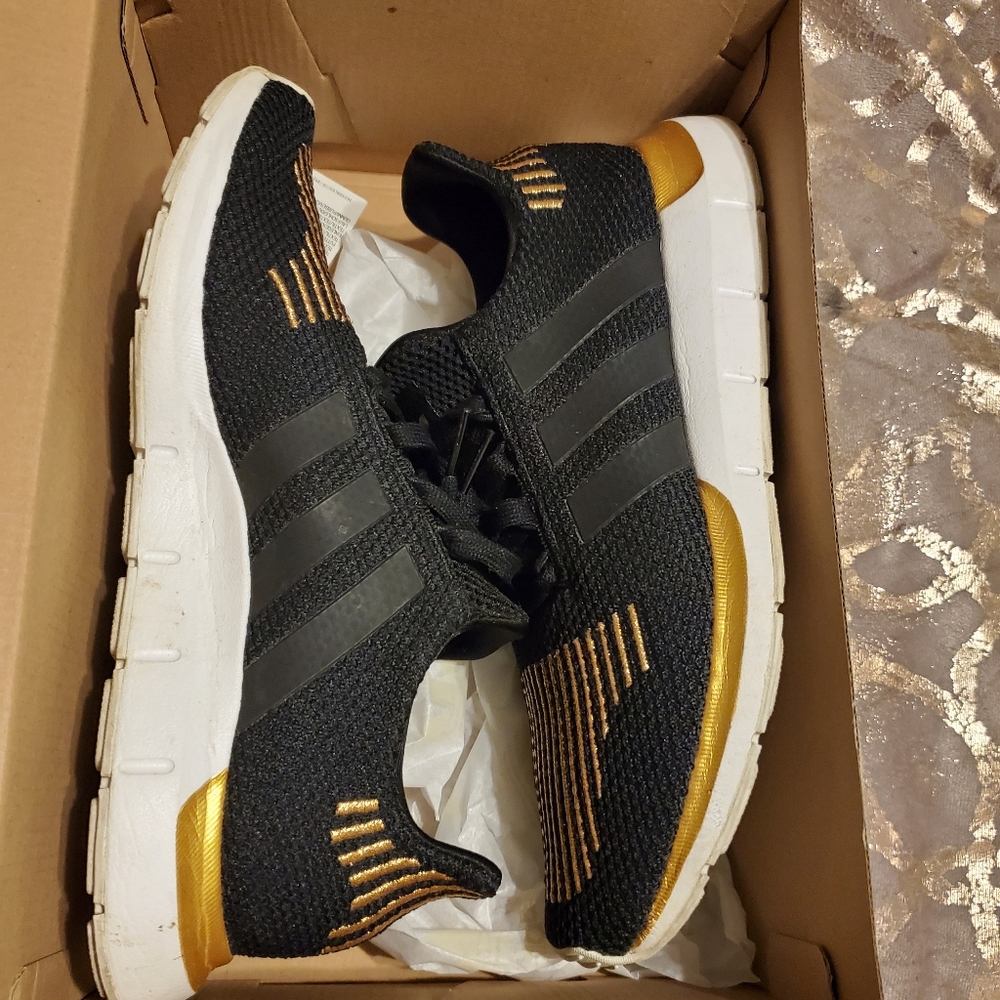 Adidas Swift Run W
